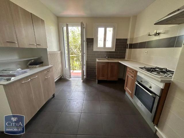 Appartement à louer 4 pièces 109.7m²