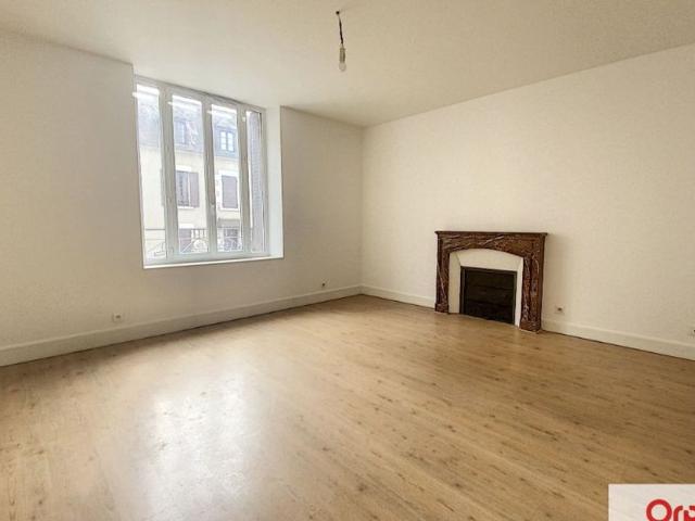 Appartement à louer 4 pièces • 110,79 m2 Montluçon