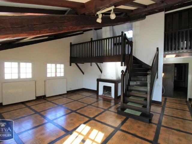 Appartement à louer 4 pièces 117.82m²