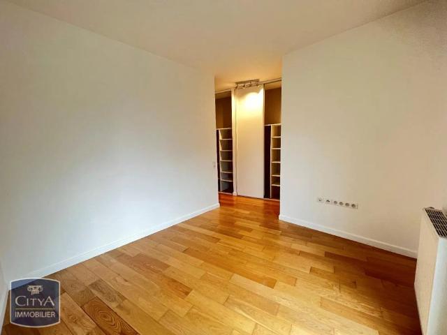 Appartement à louer 4 pièces 116.2m²