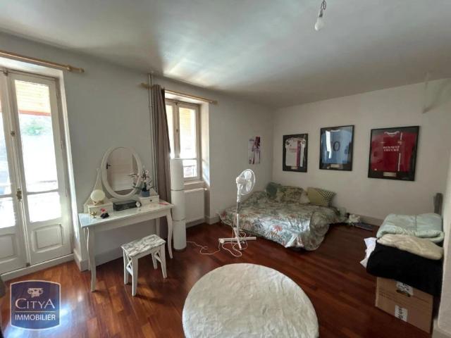 Appartement à louer 4 pièces 118.55m²