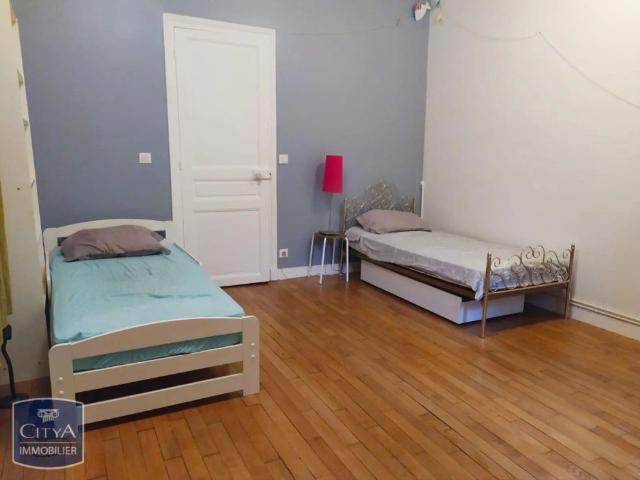 Appartement à louer 4 pièces 123.69m²