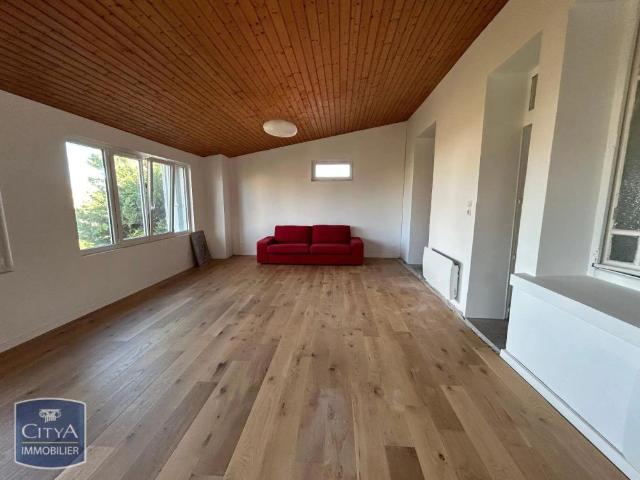 Appartement à louer 4 pièces 120m²
