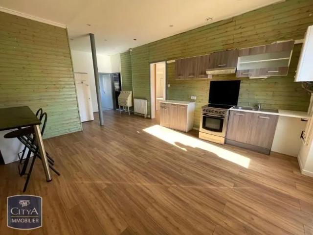 Appartement à louer 4 pièces 121.54m²