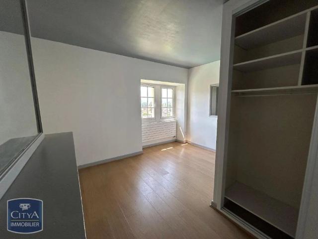 Appartement à louer 4 pièces 121.66m²