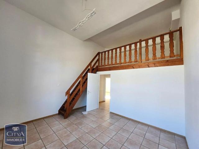 Appartement à louer 4 pièces 122m²