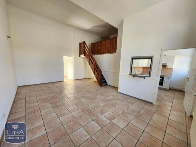 Appartement à louer 4 pièces 122m²