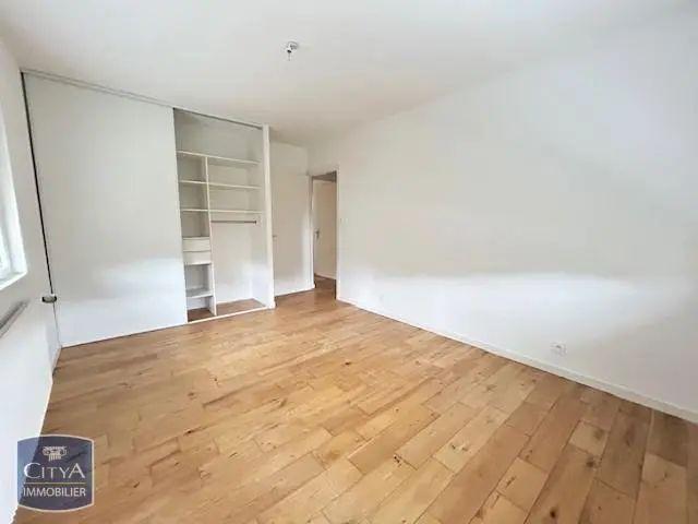 Appartement à louer 4 pièces 128.13m²