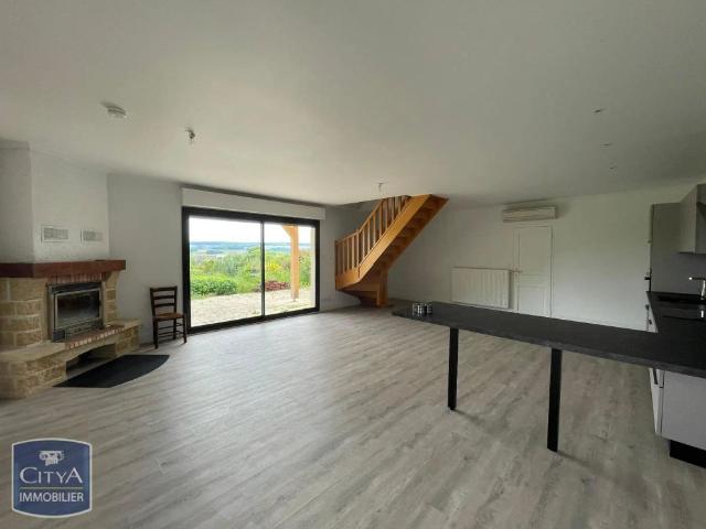 Appartement à louer 4 pièces 137.16m²