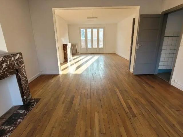 Appartement à louer 4 pièces 134.51m²