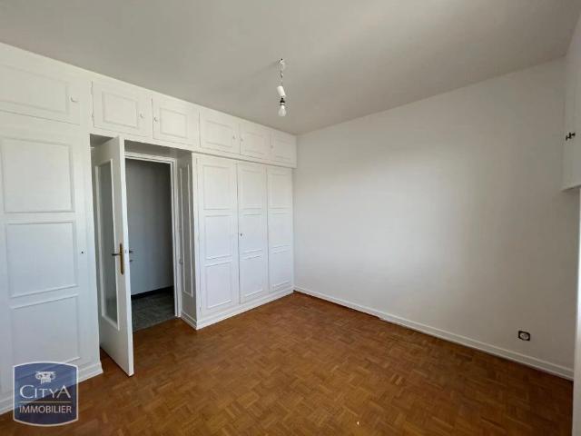 Appartement à louer 4 pièces 135.73m²