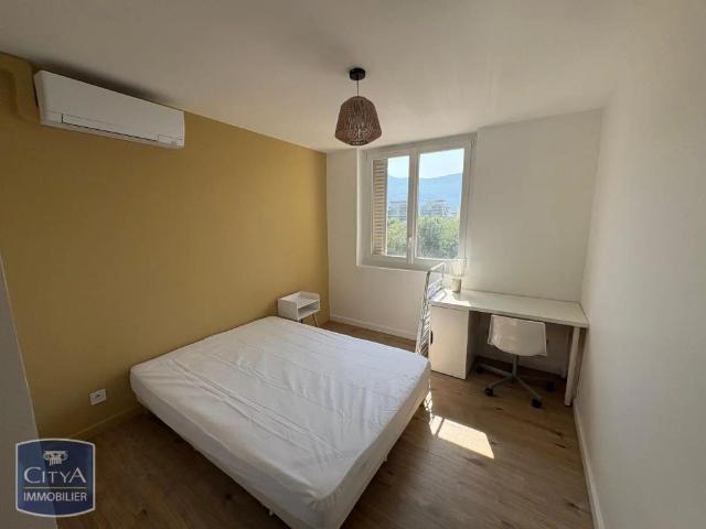 Appartement à louer 4 pièces 58.2m²
