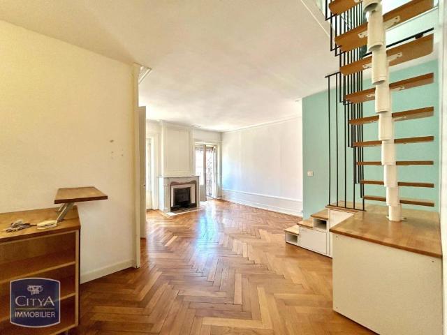 Appartement à louer 4 pièces 58.31m²