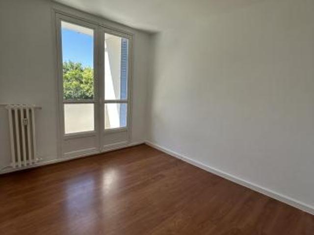Appartement à louer 4 pièces 64 m²