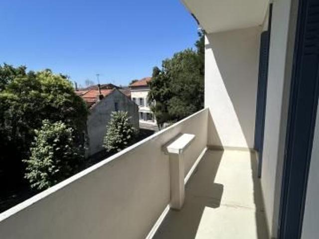 Appartement à louer 4 pièces 64 m²