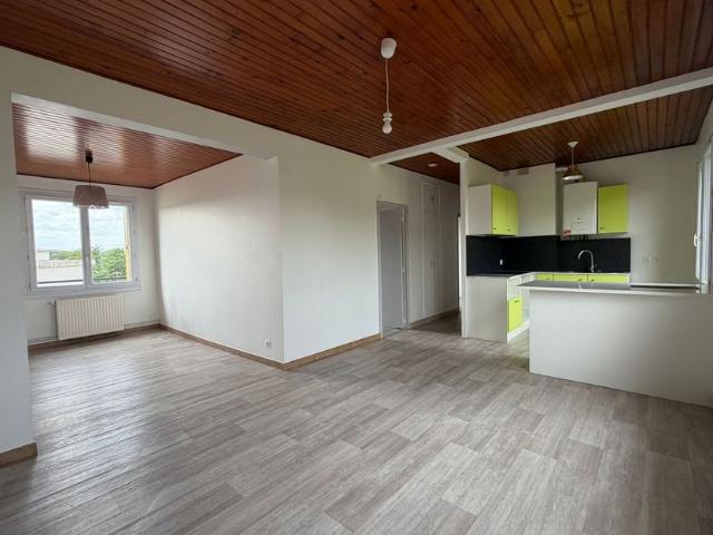 Appartement à louer 4 pièces • 65,01 m2 Sainte Geneviève des Bois
