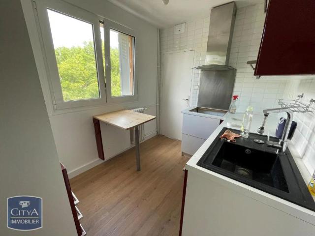 Appartement à louer 4 pièces 65.76m²