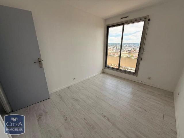 Appartement à louer 4 pièces 69.2m²