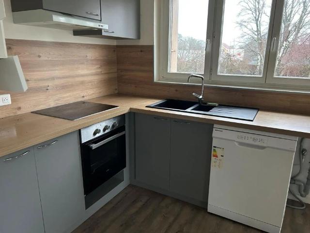 Appartement à louer 4 pièces 74.01m²