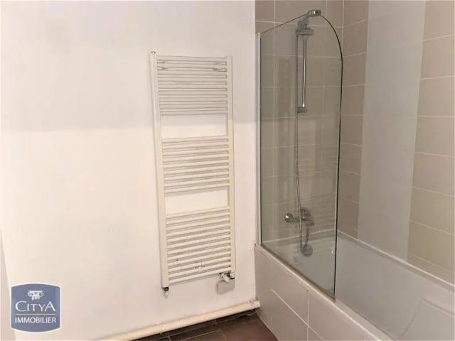 Appartement à louer 4 pièces 74.57m²
