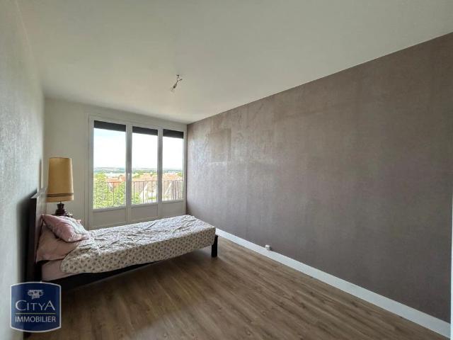 Appartement à louer 4 pièces 74m²