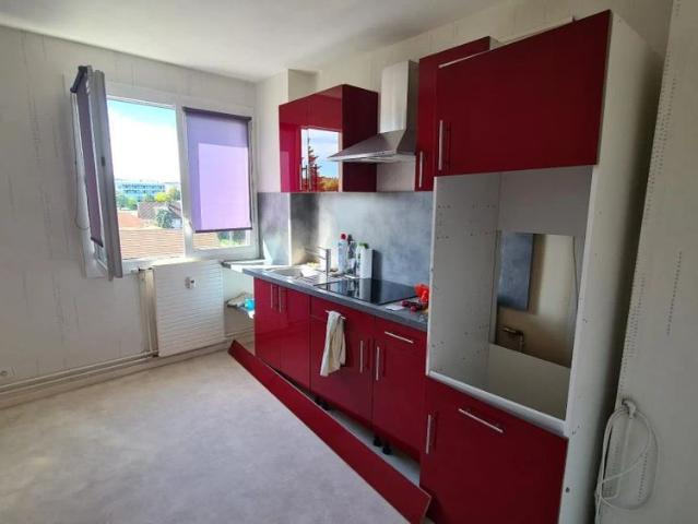 Appartement à louer 4 pièces 75.05m²
