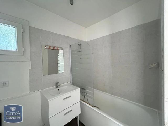 Appartement à louer 4 pièces 76.2m²