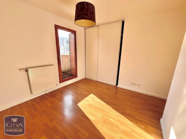 Appartement à louer 4 pièces 76.2m²