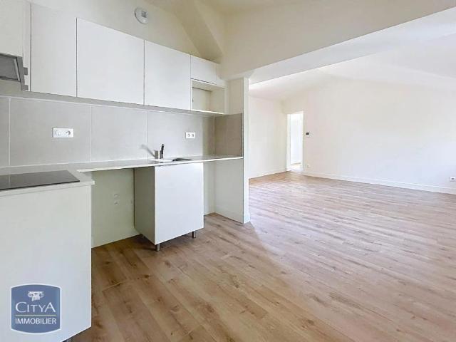 Appartement à louer 4 pièces 77.21m²