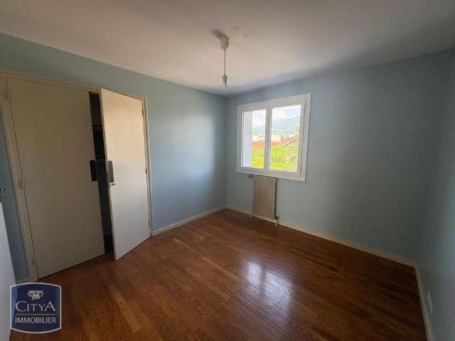 Appartement à louer 4 pièces 77.49m²