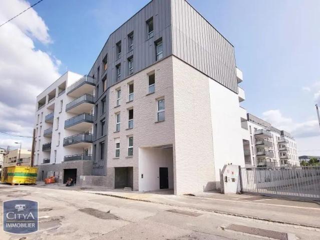 Appartement à louer 4 pièces 79.8m²