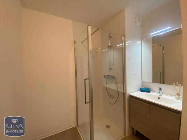 Appartement à louer 4 pièces 79.8m²