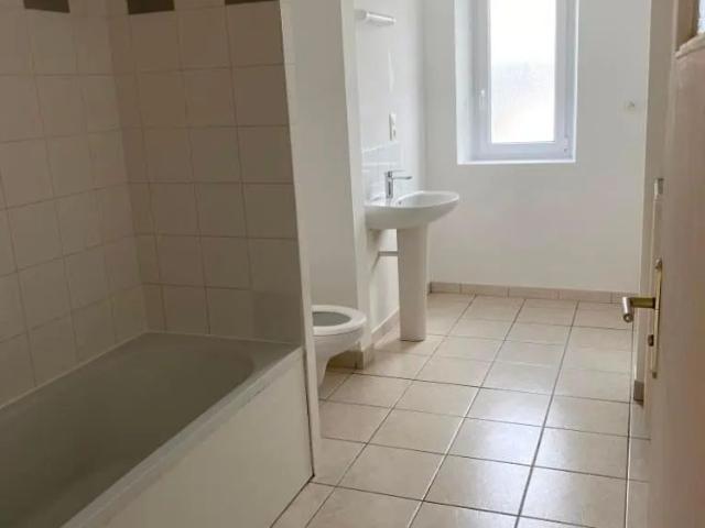 Appartement à louer 4 pièces 79.9m²