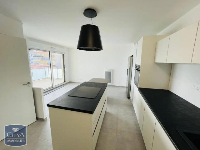 Appartement à louer 4 pièces 79m²