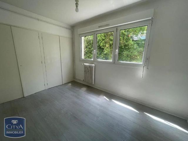Appartement à louer 4 pièces 70.23m²