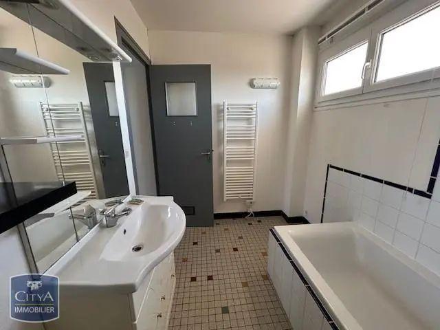 Appartement à louer 4 pièces 70.89m²