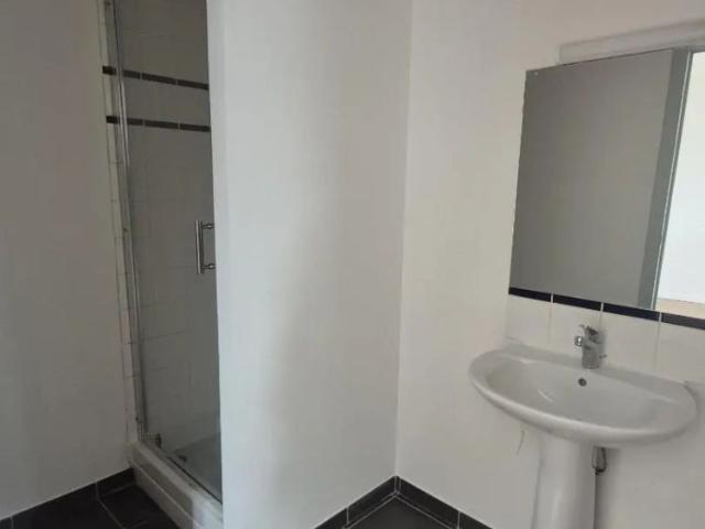 Appartement à louer 4 pièces 84.37m²