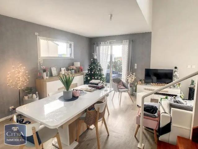 Appartement à louer 4 pièces 84.6m²