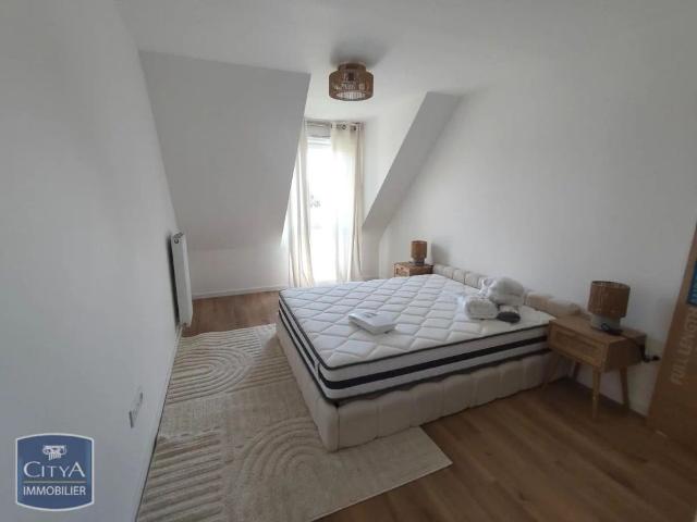 Appartement à louer 4 pièces 84.9m²