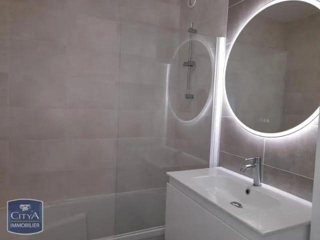 Appartement à louer 4 pièces 85.2m²