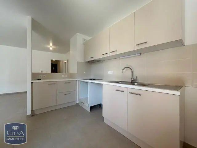 Appartement à louer 4 pièces 86m²
