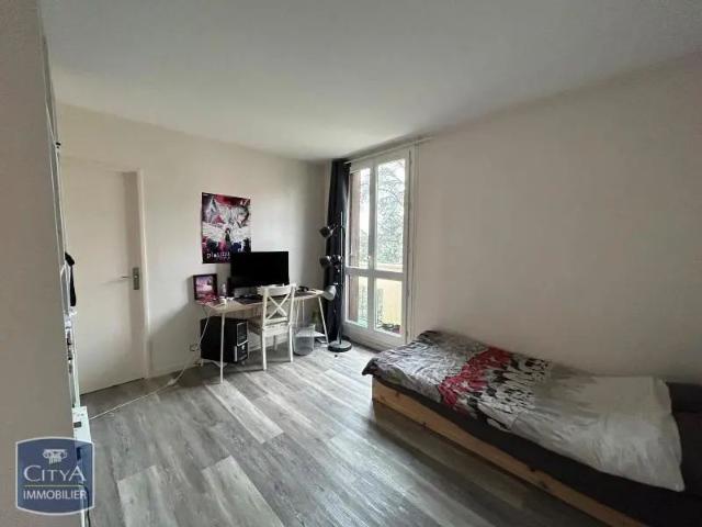 Appartement à louer 4 pièces 80.4m²