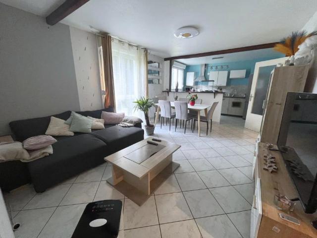 Appartement à louer 4 pièces 80.5m²