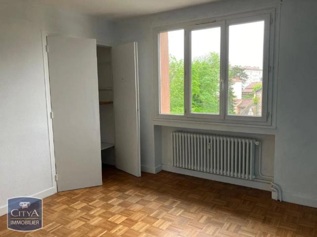 Appartement à louer 4 pièces 80.5m²