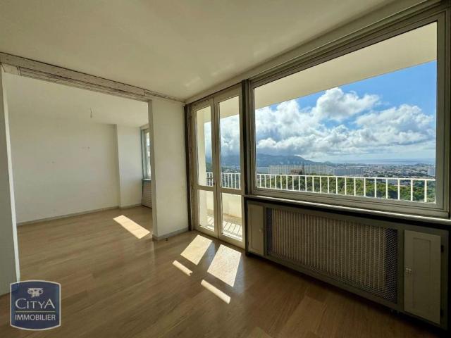 Appartement à louer 4 pièces 80.62m²