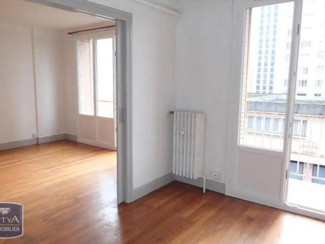 Appartement à louer 4 pièces 81.2m²