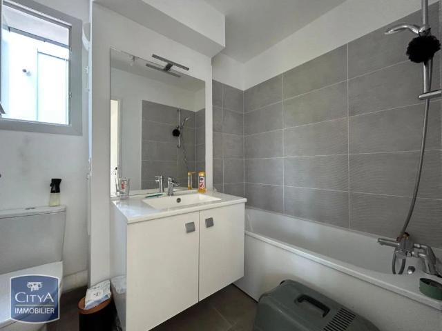 Appartement à louer 4 pièces 81m²