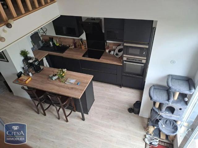 Appartement à louer 4 pièces 81m²