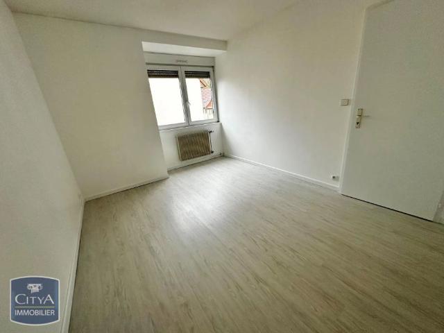 Appartement à louer 4 pièces 82.17m²