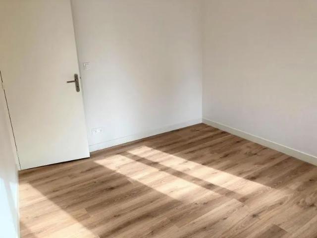 Appartement à louer 4 pièces 82.4m²